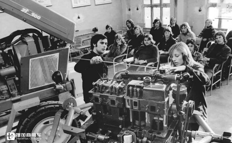 70年代80年中国进口了哪些卡车 (30年前的进口老卡车)