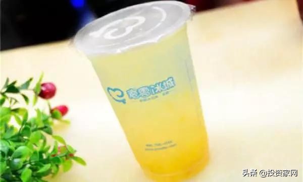 “2元冰淇淋起家,饮品不超10元,茶饮小摊逆袭成饮品界巨头!”