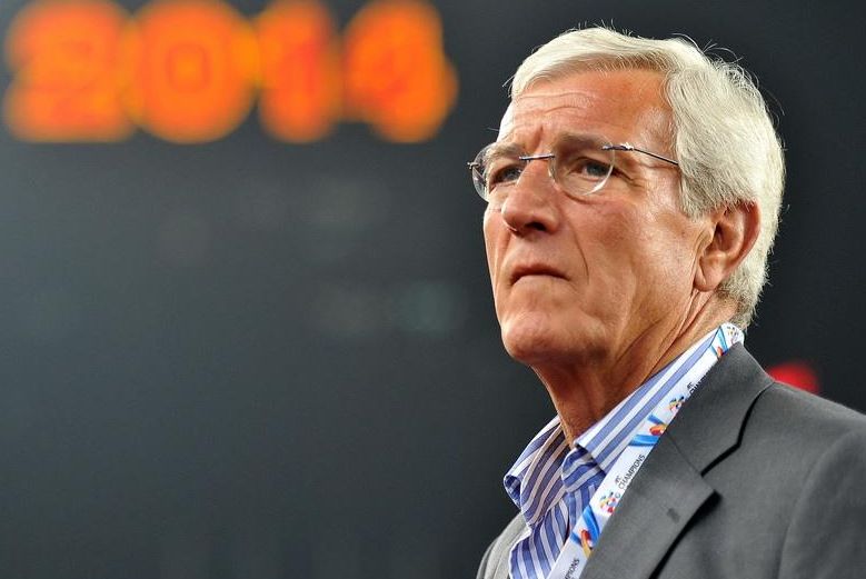 中国男足不止坑球迷连教练都坑，洋教练也一视同仁，直接往死里坑