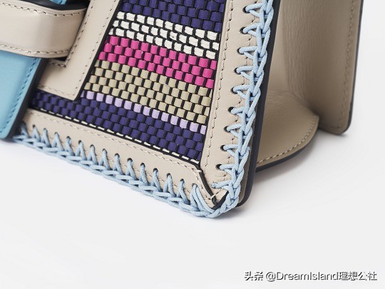 loewe半月形手袋手提包,loewe走秀款包包