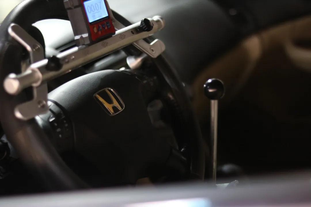 怪兽翻新车,怪兽修车翻新艾力绅