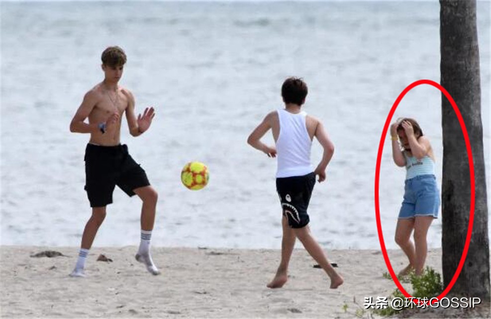 贝克汉姆小七任意球,贝克汉姆小七踢足球