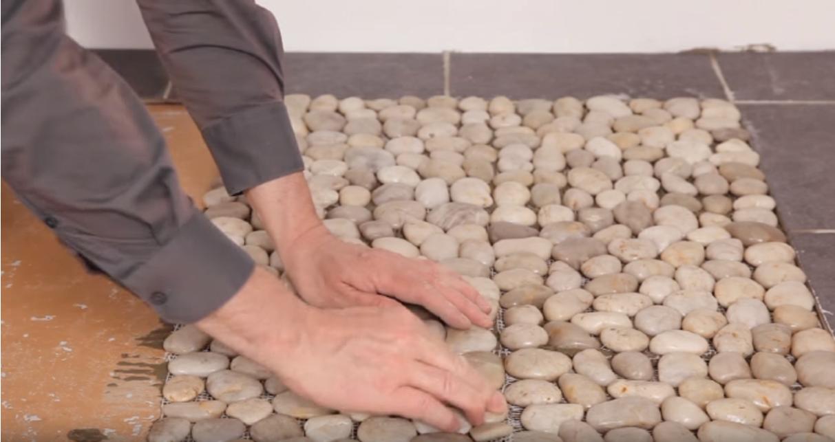 卫生间瓷砖防滑技巧,卫生间瓷砖亮面滑不滑