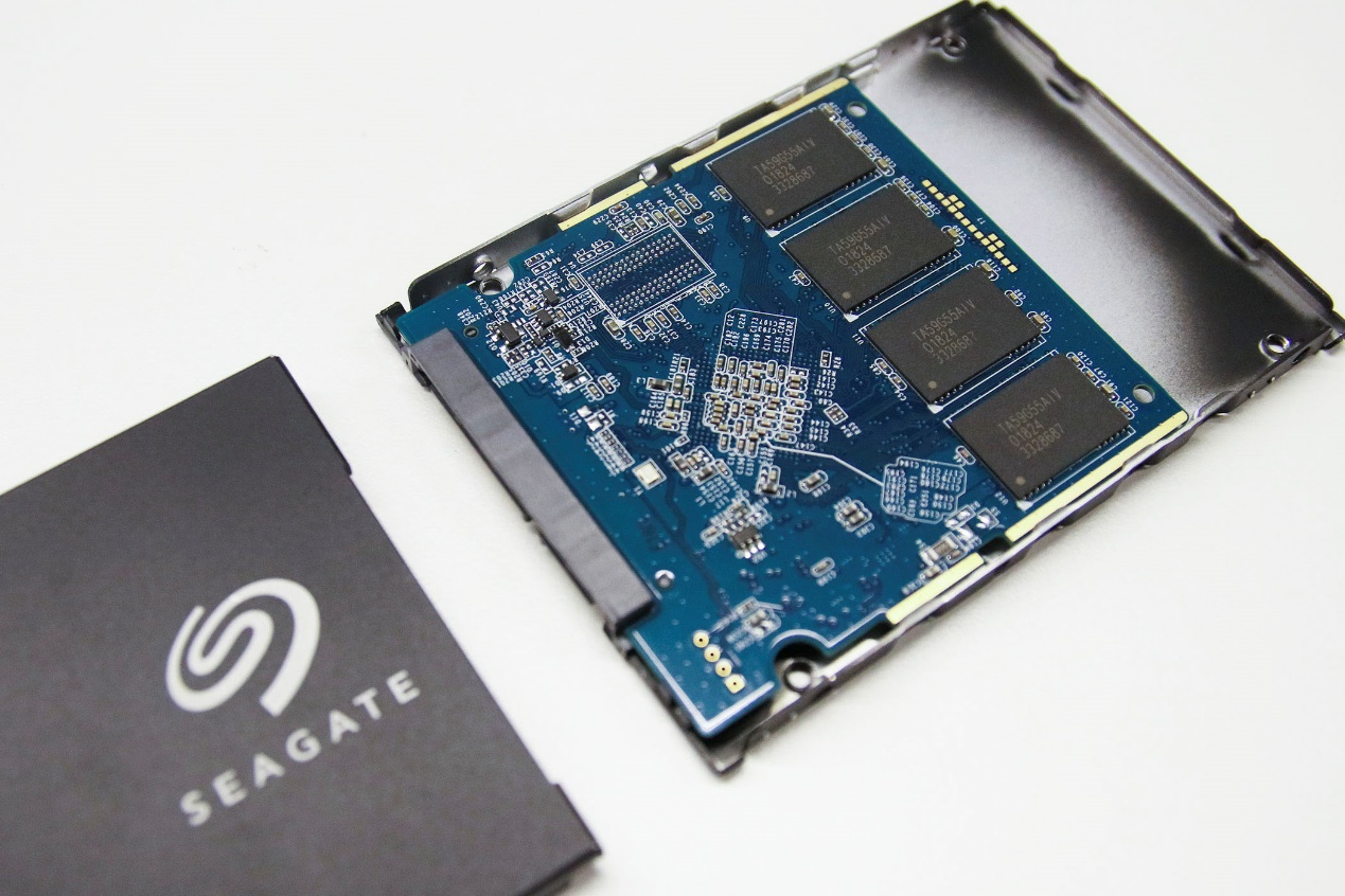 都是固态硬盘还需要分盘吗,都是闪存u盘和固态究竟差在哪儿