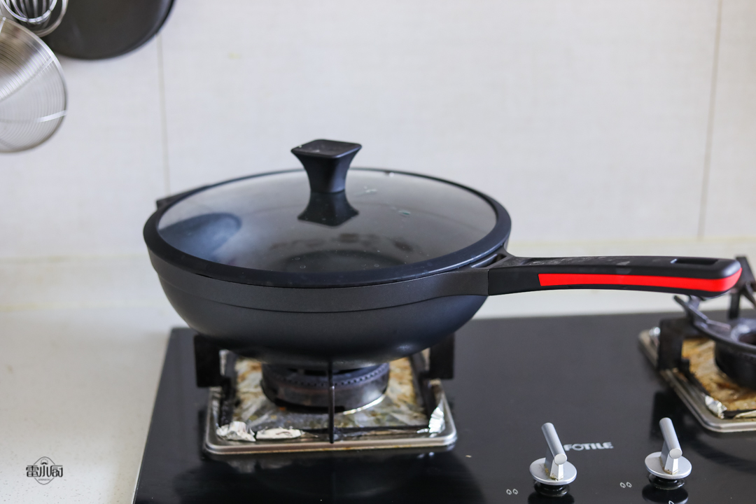 不粘锅平时需要怎么注意,用过的不粘锅怎样用才能够不粘