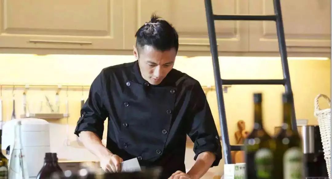 明星直播卖货很尴尬么,明星都直播卖货为啥没人管