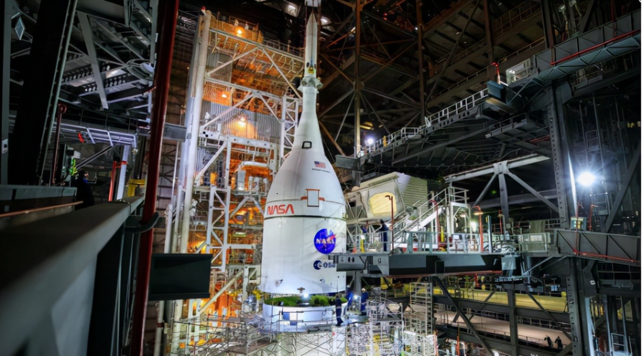 美国阿波罗登月要多久到月球,美国登月计划为什么以阿波罗命名