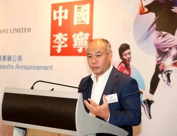 棣欐腐鏈嶈琛屼笟宸ㄥご,棣欐腐鏈嶈宸ㄥご