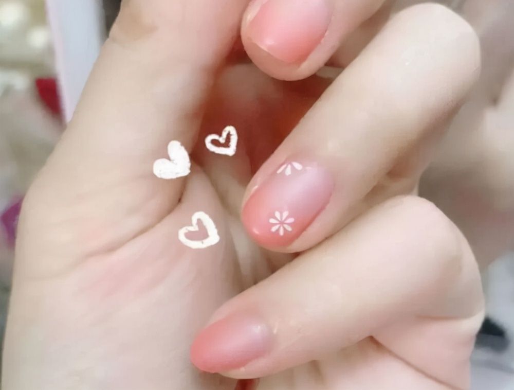 口红太多用不完过期了怎么办,口红过期怎么废物利用