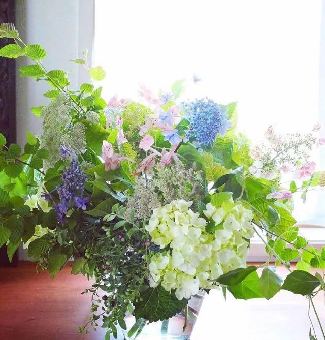 日式花艺作品,日本花店装修风格效果图