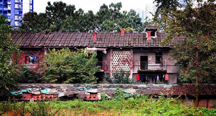 全国大学最差宿舍和最好宿舍对比!人与人的差距怎么就这么大呢?