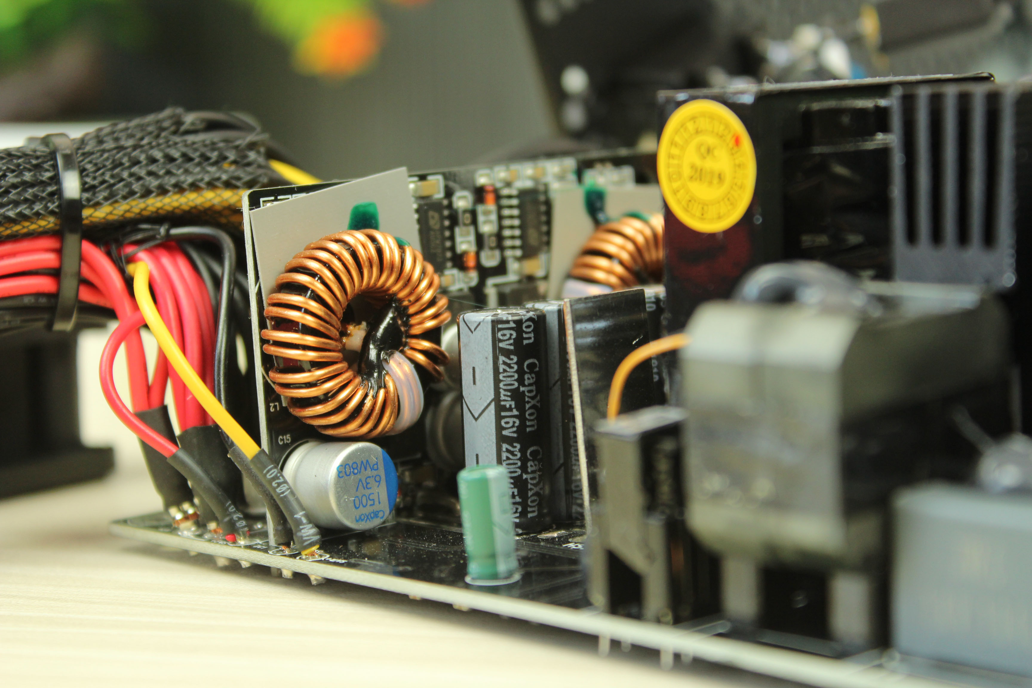 鑫谷gp700p黑金版和白金版的区别,鑫谷gp700p和原版区别