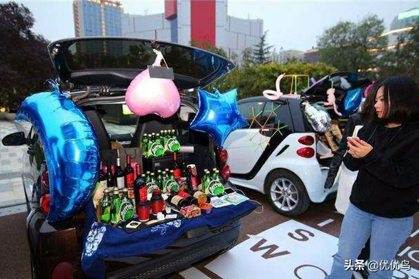 摆摊卖干货的一个月能挣多少钱,创业摆摊一天赚500元