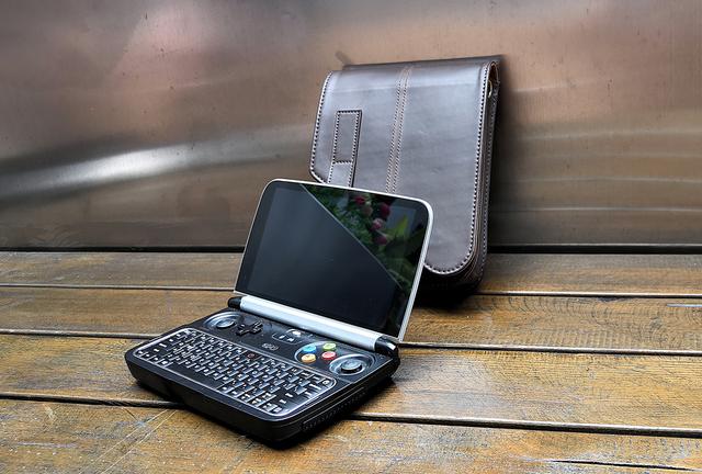 如此小游戏,十分小巧的手机