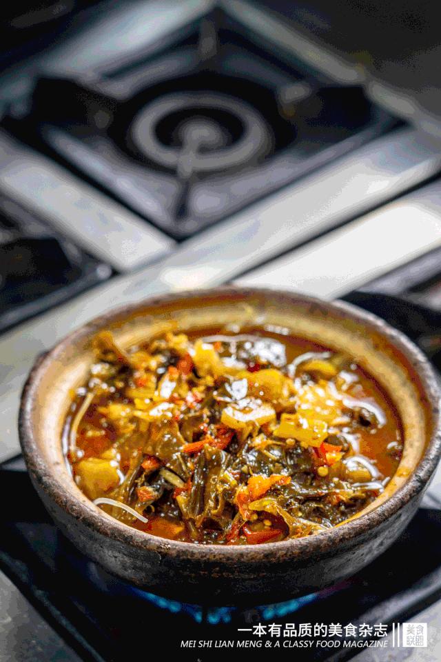 昆明这家小吃店里的传奇男人,17年来让人又嫉妒又欢喜