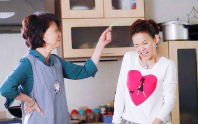 “嫂子，你必须辞职回家照顾我妈”，媳妇：想的美，你怎么不辞职