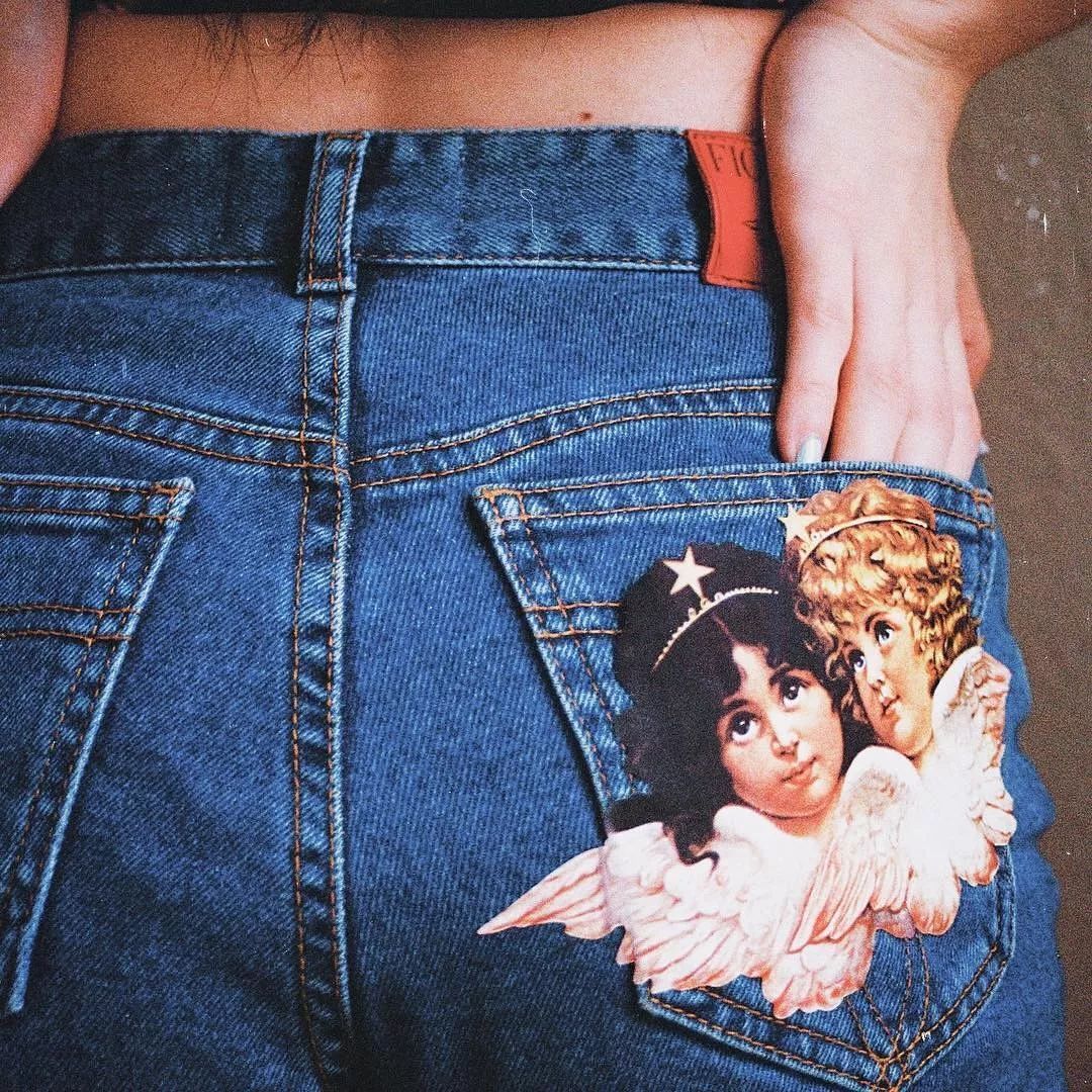 人间芭比lisa蓝色眼睛,人间芭比lisa出现后遗症