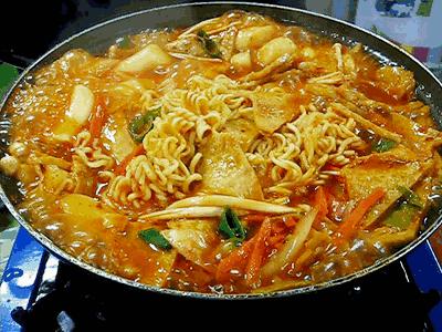 正确煮方便面的方法,煮方便面应该先放冷水还是热水