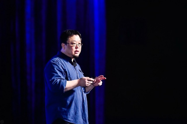 20年烟民的老尴尬竟然让锤子FLOW*子烟电**给治了