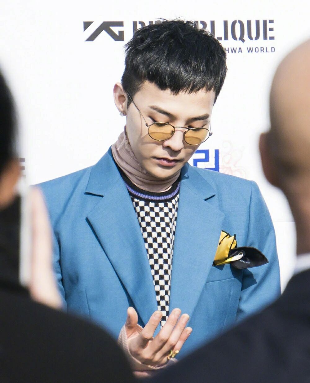 几种锅盖头男生发型的图片和名称,男生类似锅盖头的发型