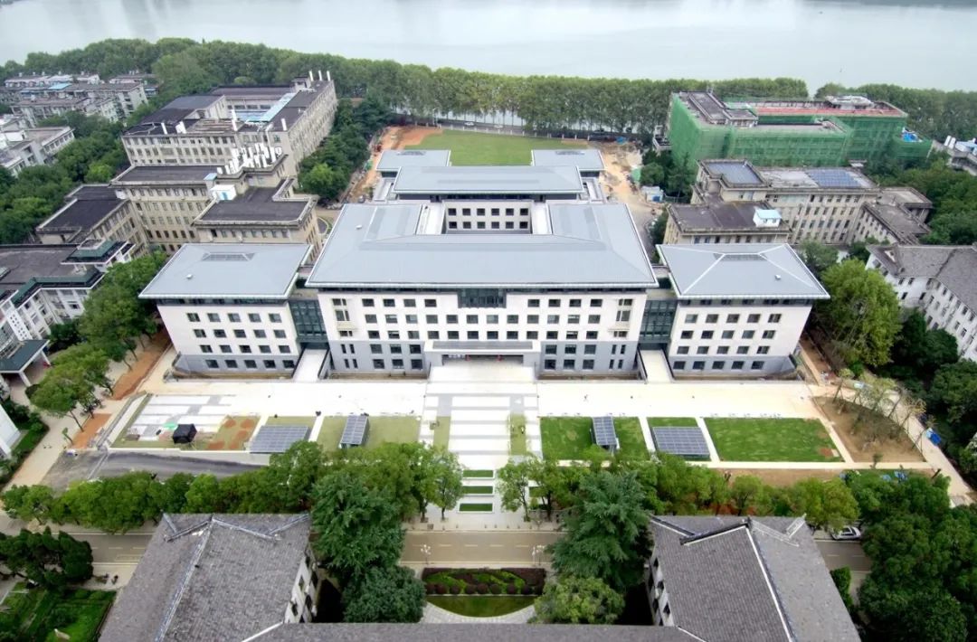 出品‖一轴承脉，山水相望--武汉大学第一教学楼