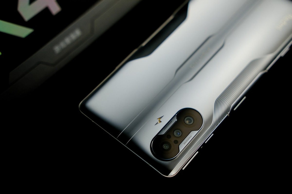 redmik40游戏增强版性价比之王,redmik40游戏增强版和realmeneo2