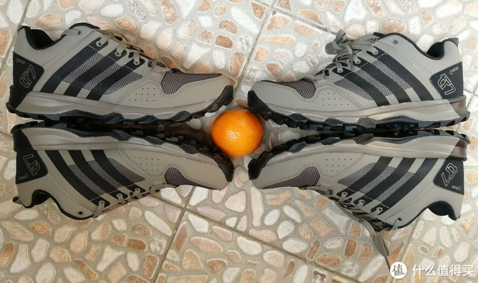 adidas阿迪达斯男子运动鞋,阿迪达斯新款球鞋测评