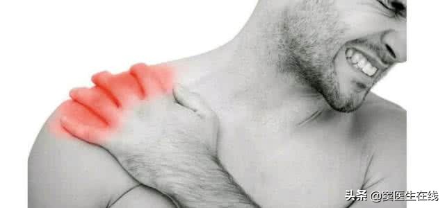 后背肩胛骨一直疼是什么原因,肩胛骨缝痛后背发凉僵硬