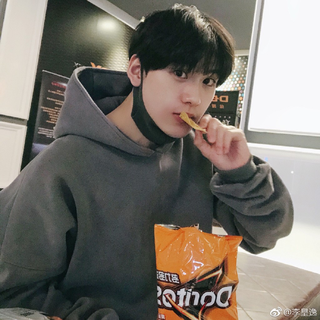 鏄撶儕鍗冪幒鐜嬭仾,鏄撶儕鍗冪幒鍜岀帇鎬濊仾鍚堢収