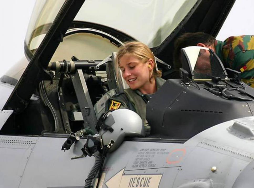 美籍机长金贝丽还在祥鹏航空吗,金贝丽退休了吗