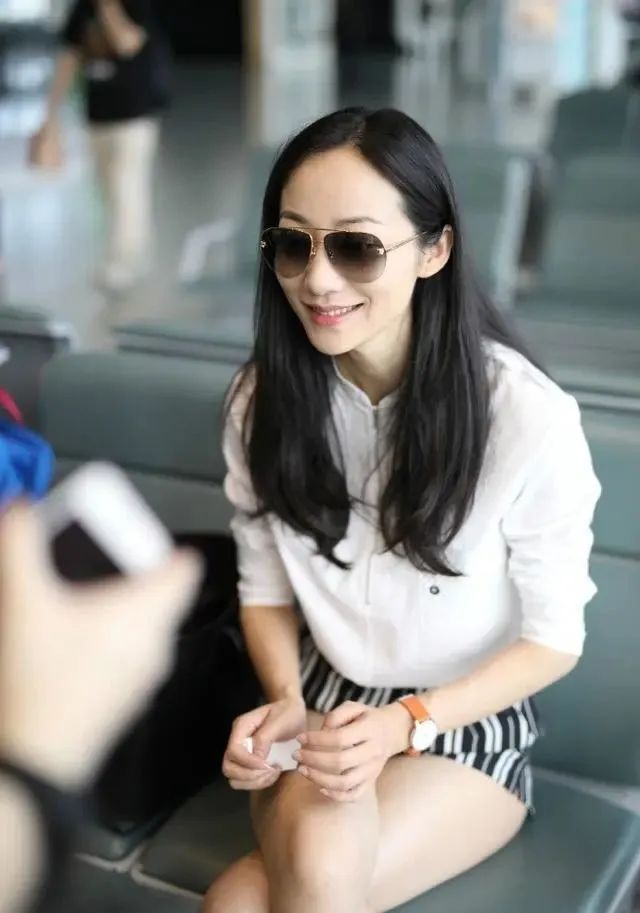 韩雪1米2长腿,韩雪夏天穿破洞超短裤