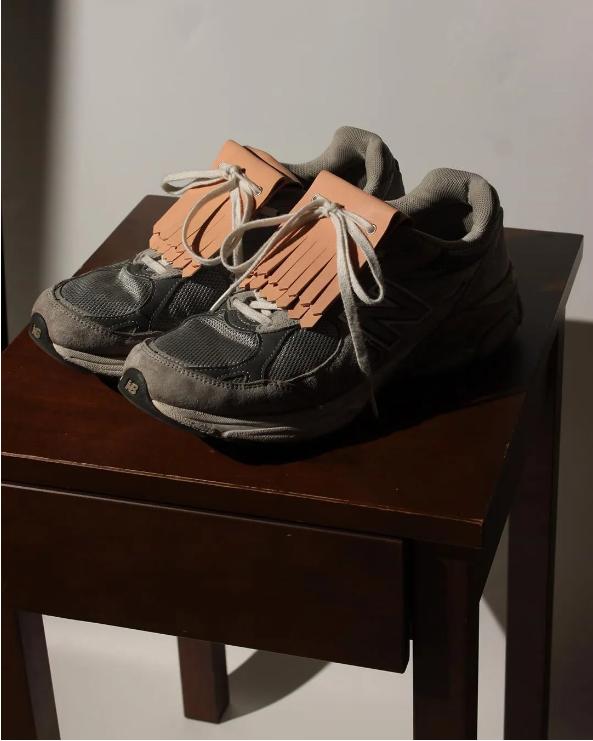 有许多配件的球鞋,如何让你的球鞋看起来更高级