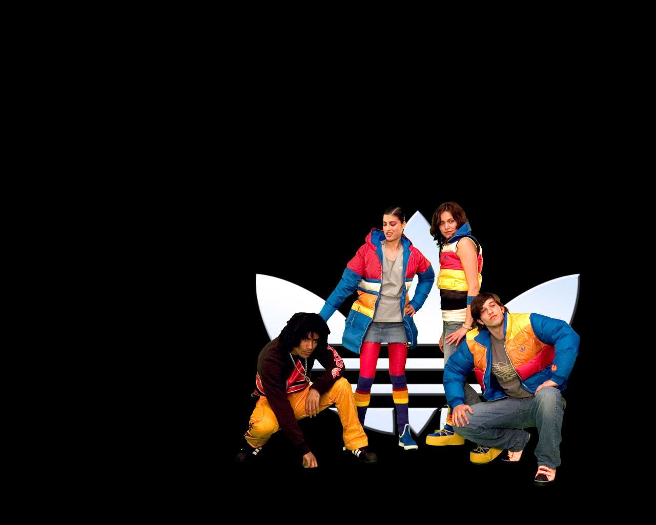 阿迪三叶草neo有啥区别,三叶草和neo的衣服版型差不多吗