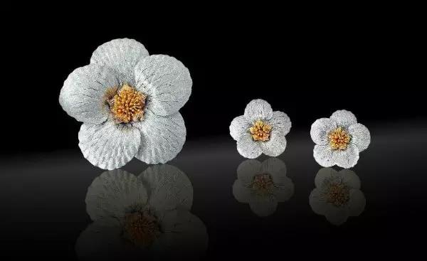 对付女人,没有一件珠宝解决不了的!