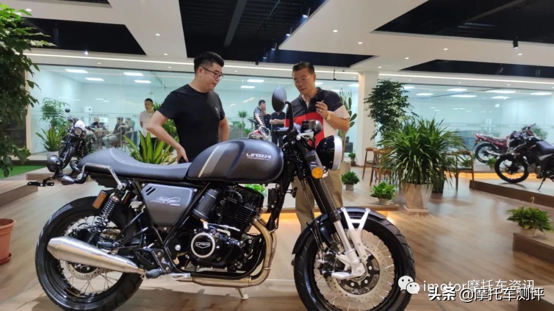 四缸600cc复古车,川崎650复古双缸