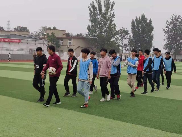 义马英山国际学校足球比赛,第二届校园体育文化节开幕式