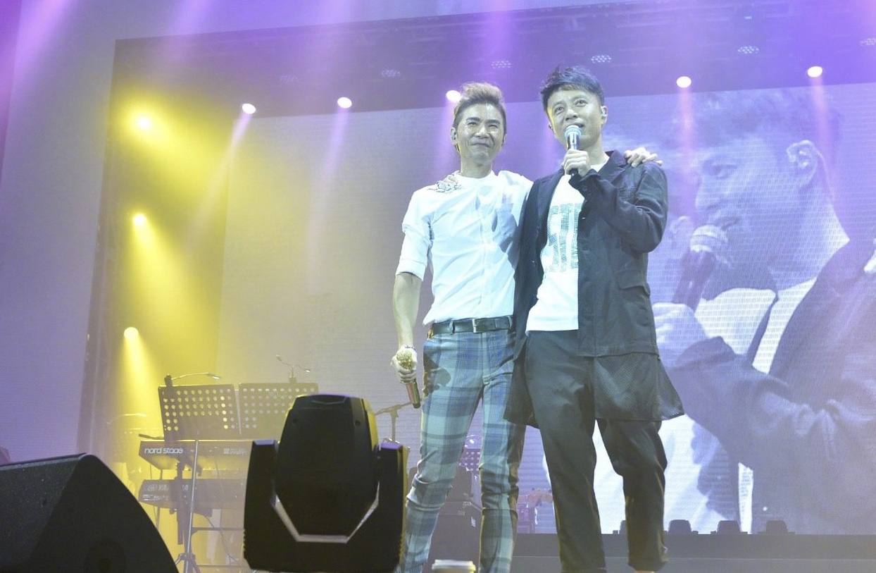 香港著名主持人罕见现身，患肾病每月花20万，换肾手术后病情好转