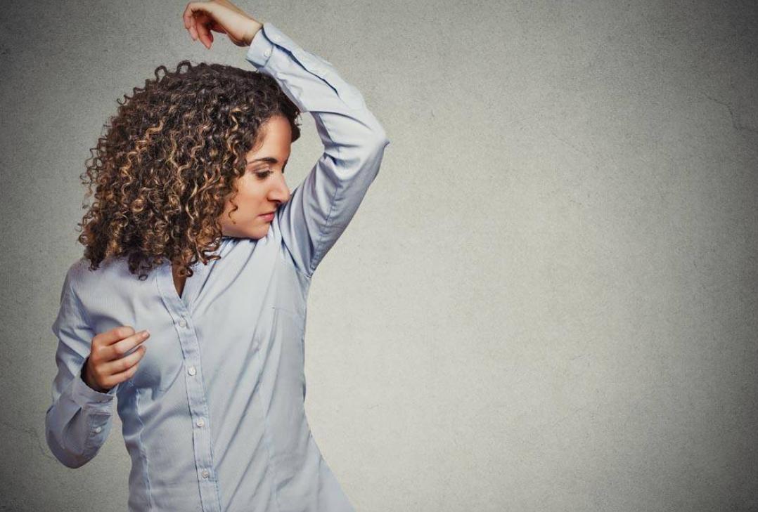 女性腋毛该不该剃除,女的腋毛会越刮越多吗