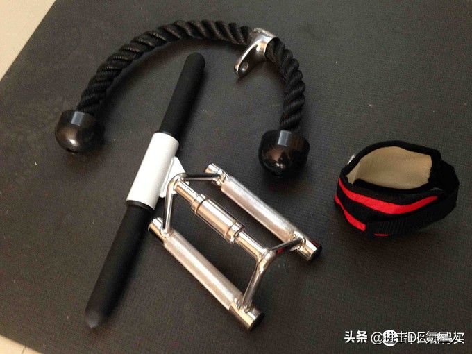 家庭健身训练计划及器材清单,最有效家庭健身动作