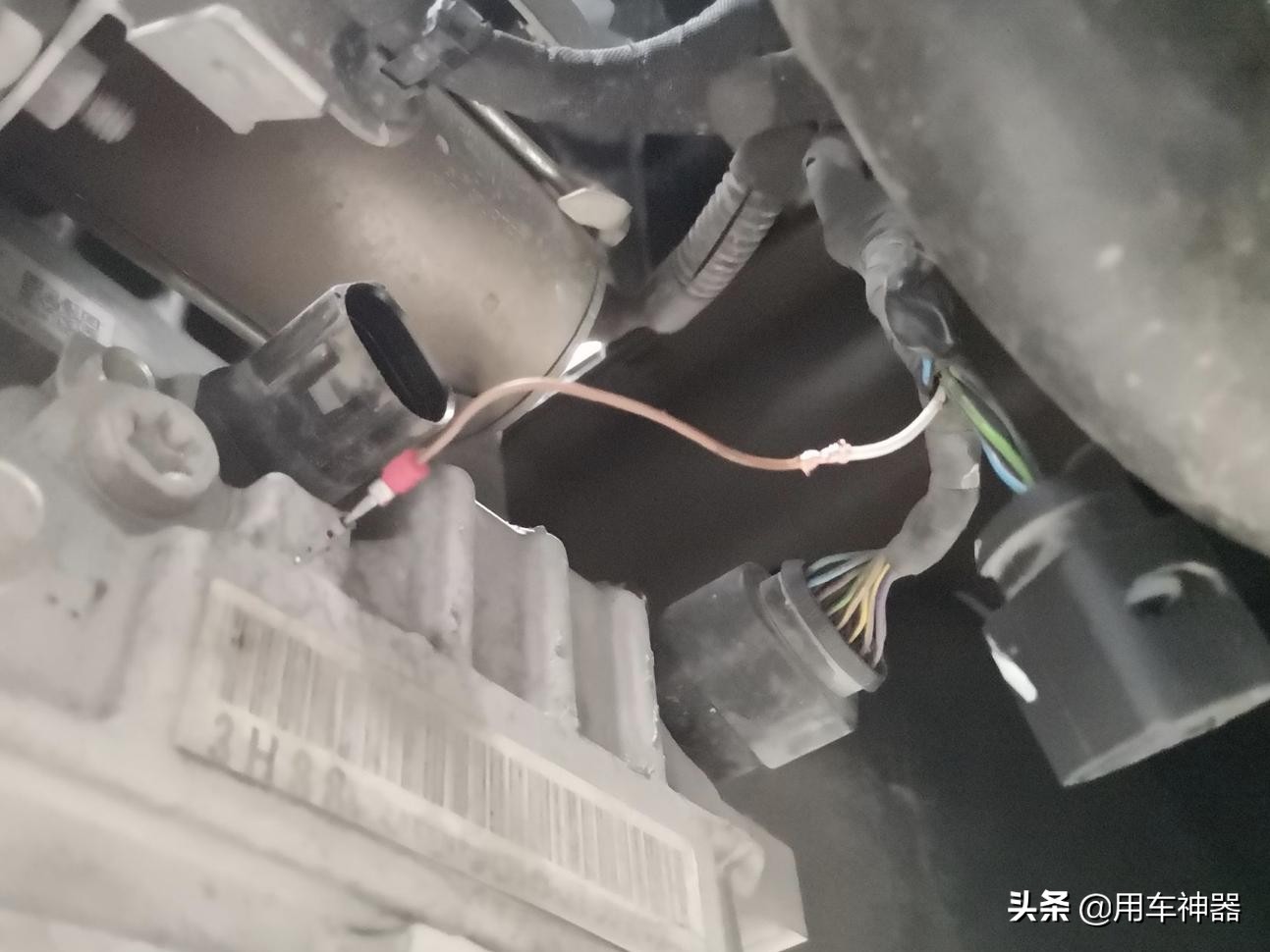 科鲁泽发动机故障指示灯亮起,汕德卡发动机故障灯亮起什么故障