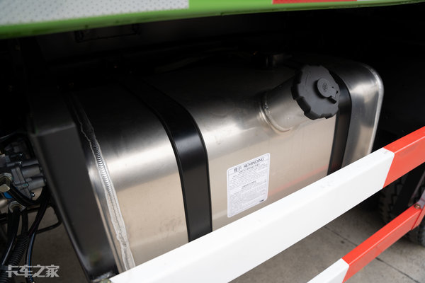 18年解放牌虎vh汽车130马力4米2,解放虎vh180马力4.2米高栏报价