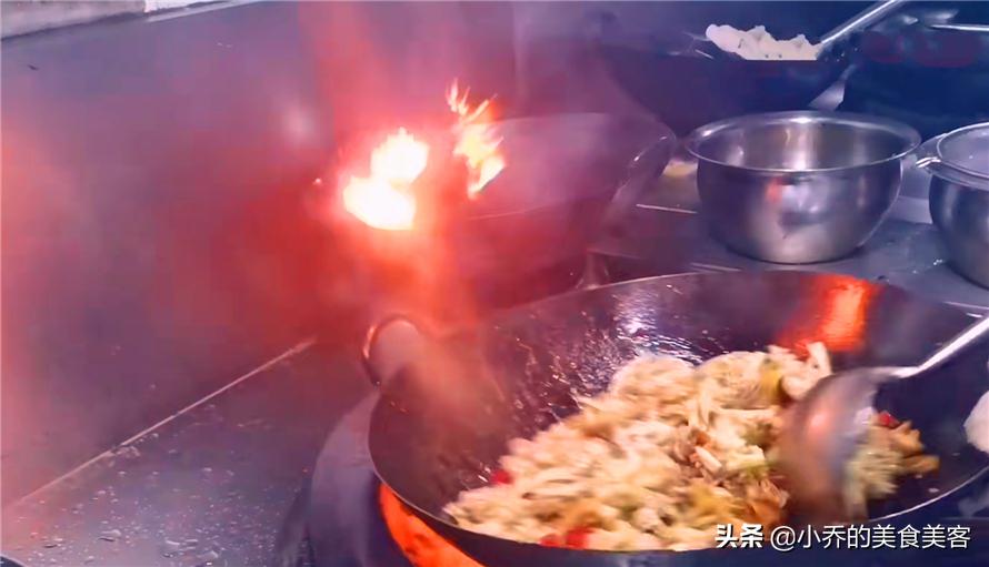 怎么炒菜锅才能更好吃,家常菜用什么锅最好