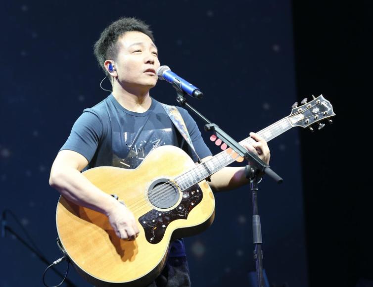 穿过幽暗的岁月结局,穿过幽暗的岁月才能抵达诗和远方