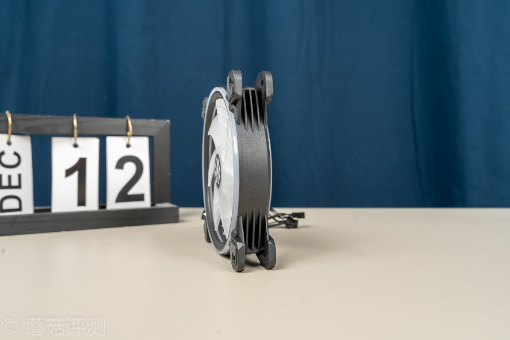 最好的240水冷评测,240分体水冷和240一体水冷对比