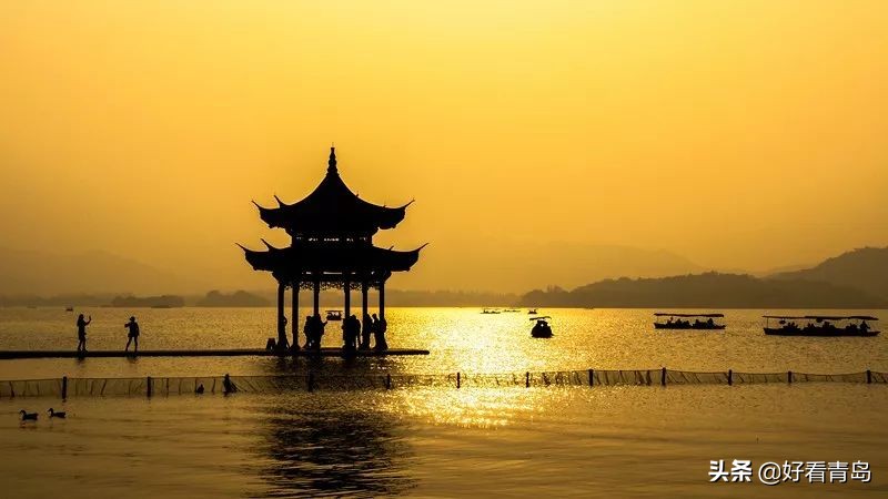 青岛出发五一特价机票,8月去哪的机票最便宜