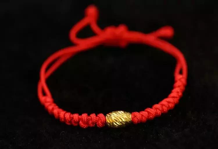 本命年珠宝首饰,女士本命年红袜子保暖内衣