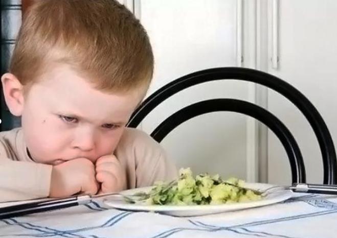 孩子不吃饭怎么办一招就搞定视频,怎么解决小孩不吃饭问题