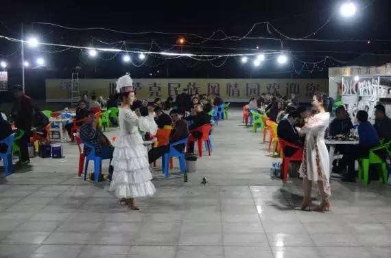烤骆驼是迪拜的特色美食,运城烤骆驼哪里好吃