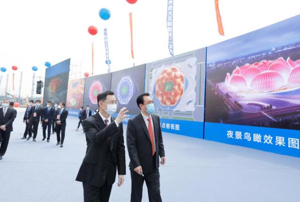 恒大世界级足球场,100万巨型足球场