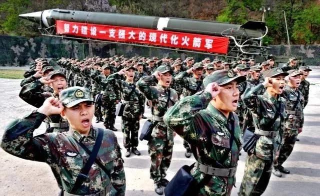 起床号伴随着冲锋的哨音,起床号军号儿歌